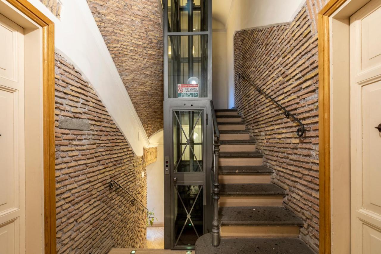 Largo Arenula Suites روما المظهر الخارجي الصورة