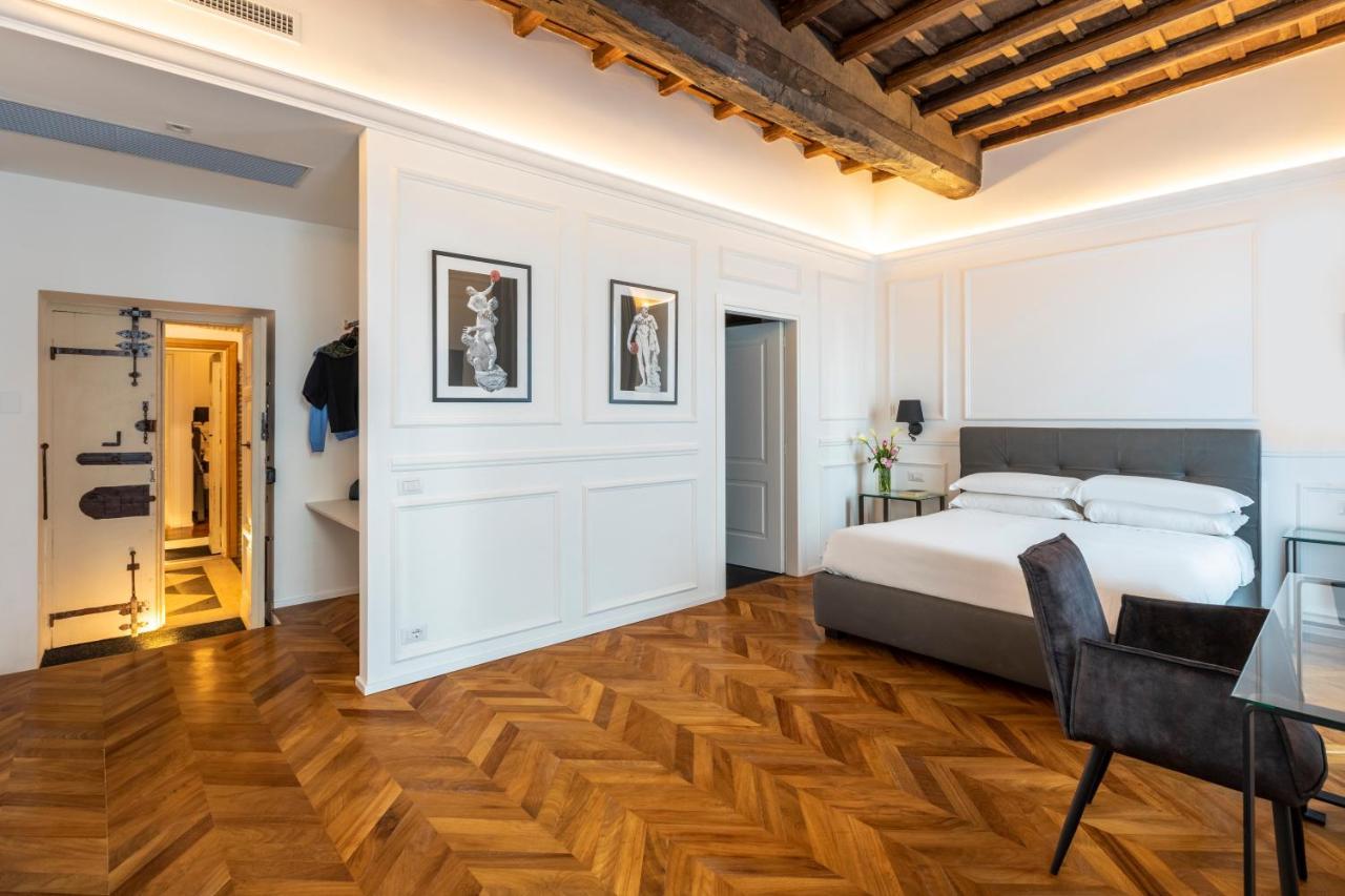 Largo Arenula Suites روما المظهر الخارجي الصورة